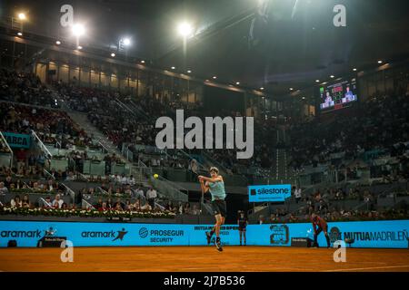 Madrid, Spain. 08th May, 2022. Madrid, . 08 Mai, 2022: ALEXANDER ZVEREV (GER) returns the ball to Stefanos Tsitsipas (GRE) at Day 10 of the Madrid Open 2022. Credit: Matthias Oesterle/Alamy Live News Stock Photo