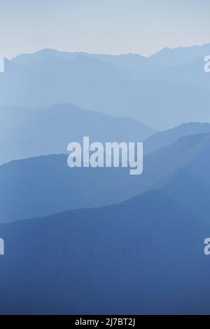 Mountain range in the morning, Silhouette layer mountain Stock Photo ...