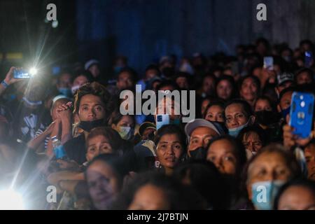 May 6, 2022, Singapore, Singapore, Singapore: Supporters of presidential candidate Senator MANNY PACQUIAO gather during a campaign rally in Cebu City, Philippines, May 6, 2022. (Credit Image: © Maverick Asio/ZUMA Press Wire) Stock Photo