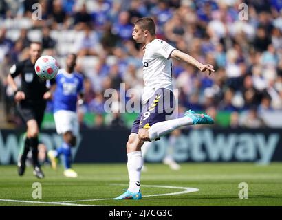 Everton's Vitaliy Mykolenko scores their side's first goal of the game ...