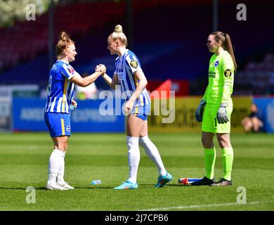 Felicity Gibbons, Danique Kerdijk, and Megan Walsh Goalkeeper of Brighton and Hove Albion before the FA Women's Super League match between Brighton & Hove Albion Women and Everton at The People's Pension Stadium on May 8th 2022 in Crawley, United Kingdom. (Photo by Jeff Mood/phcimages.com) Stock Photo