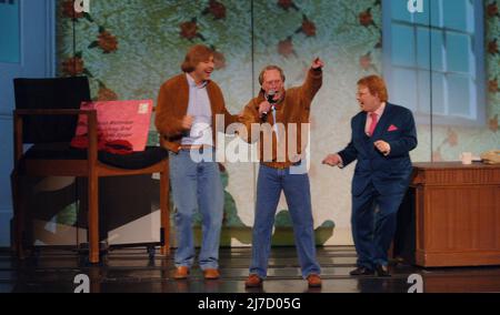 File photo dated 22/11/06 of David Walliams (left), Dennis Waterman and Matt Lucas (right) in a special Comic Relief performance of the Little Britain stage show at the Hammersmith Apollo in west London. Dennis Waterman, who starred in TV shows including The Sweeney, Minder and New Tricks, has died at the age of 74. Issue date: Sunday May 8, 2022. Stock Photo