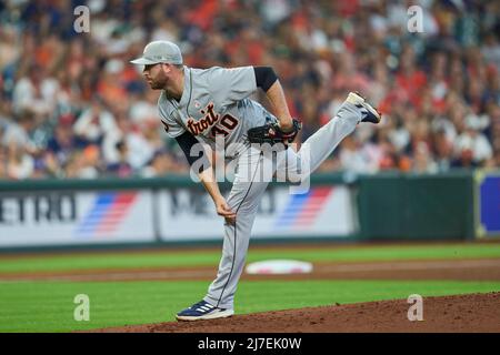 Houston Tx. 08/05/2022, May 8 2022: Detroit pitcher Drew Hutchinson (40) throws a pitch during the game with Detroit Tigers and Houston Astros held at Minute Maid Park in Houston Tx. David Seelig/Cal Sport Medi Stock Photo