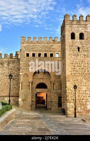 Alfonso VI gate or Bisagra old gate. Ancient medieval gate in the Toledo historic city in Spain. This gate is of Muslim origin and was built in the 10 Stock Photo