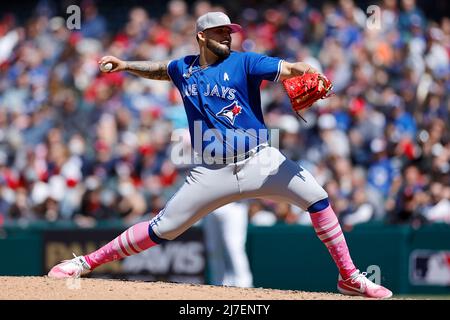 CLEVELAND, OH - MAY 8: Toronto Blue Jays starting pitcher Alek Manoah (6) pitches during a game against the Cleveland Guardians at Progressive Field on May 8, 2022 in Cleveland, Ohio. (Joe Robbins/Image of Sport) Stock Photo