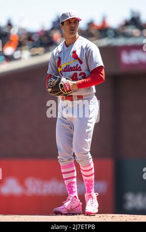 New St. Louis Cardinals starting pitcher John Smoltz delivers a pitch