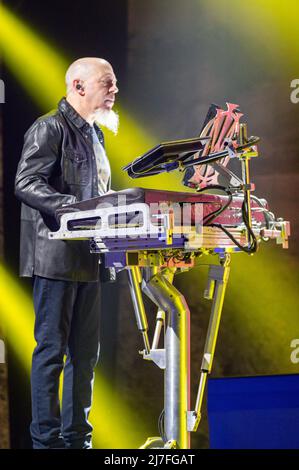 Padova, Italy. 08th May, 2022. Jordan Rudess â&#x80;&#x93; guitar, keytar, continuum during Dream Theater - Top of the World Tour, Music Concert in Padova, Italy, May 08 2022 Credit: Independent Photo Agency/Alamy Live News Stock Photo