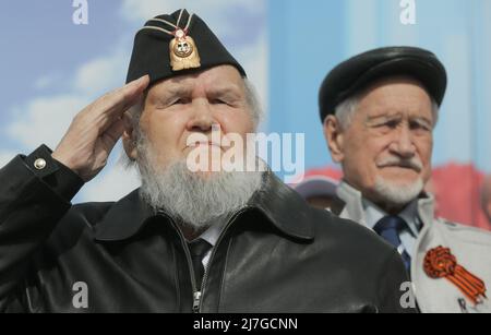 St. Petersburg, Russia. 9th May, 2022. Veterans attend the Victory Day military parade to mark the 77th anniversary of the victory in the Great Patriotic War in St. Petersburg, Russia, May 9, 2022. Credit: Irina Motina/Xinhua/Alamy Live News Stock Photo