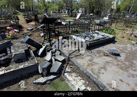 Odessa, Ukraine. 06th May, 2022. The destroyed graves, headstones and crosses during the Russia-Ukraine war. Russian shelling of Odessa, rockets hit Novo-Gorodskoe cemetery (or Tairovsky Cemetery). Destroyed more than 1000 square meters of the cemetery. Credit: SOPA Images Limited/Alamy Live News Stock Photo