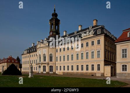 Wermsdorf Sachsen Jagdschloß Hubertusburg 1721-51 v Joh Chr Naumann u Joh Chr Knöffel 75303 Hauptflügel mit Uhren-Dachreiter von Nordosten Stock Photo