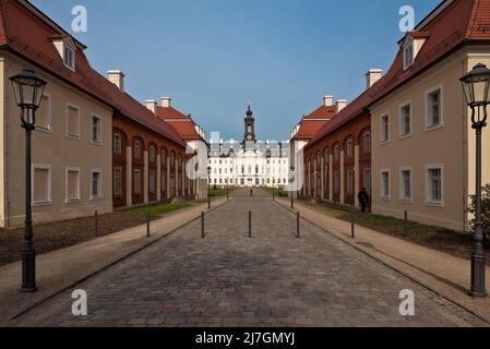 Wermsdorf Sachsen Jagdschloß Hubertusburg 1721-51 v Joh Chr Naumann u Joh Chr Knöffel 75311 Hauptflügel von Südosten gesehen durch die von ehem Kasern Stock Photo