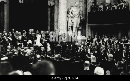 1939 Press Photo King Gustav of Sweden Gives Speech at Parliament in  Stockholm