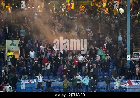 Sunderland fans celebrate in the stands after their goal during the Sky Bet League One play-off semi-final, second leg match at Hillsborough, Sheffield. Picture date: Monday May 9, 2022. Stock Photo