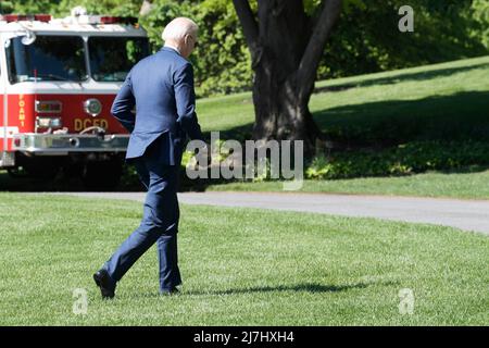 Washington, United States. 09th May, 2022. President Joe Biden arrives at White House from New Castle, Delaware at South Lawn/White House in Washington DC, USA. Credit: SOPA Images Limited/Alamy Live News Stock Photo