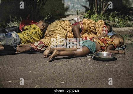 Kolkata, West Bengal, India. 13th Oct, 2021. World Mother's Day. (Credit Image: © Sudip Chanda/Pacific Press via ZUMA Press Wire) Stock Photo