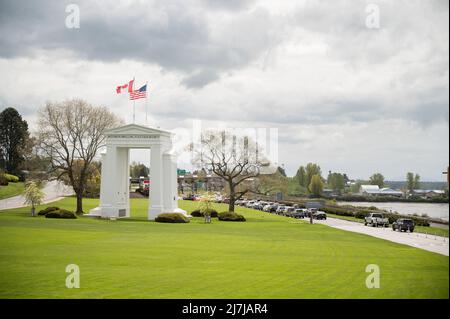 Peace Arch Park by the Douglas border crossing at the Canada US border, between Blaine Washington and White Rock BC. Stock Photo