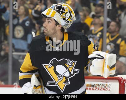 Photo: Penguins Goaltender Louis Domingue Deflects Puck - PIT2022050912 