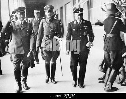 Hitler, Field Marshal Erwin von Witzleben and SS-Obergruppenführer Sepp Dietrich at the 1936 Summer Olympics Stock Photo