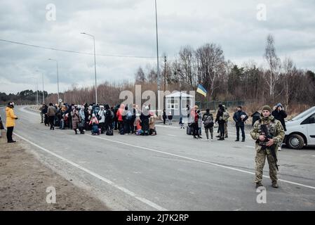 Adrien Vautier / Le Pictorium -  Russian invasion in Ukraine, Kyiv is preparing -  25/2/2022  -  Ukraine  -  Friday 25 February at the border post of Stock Photo