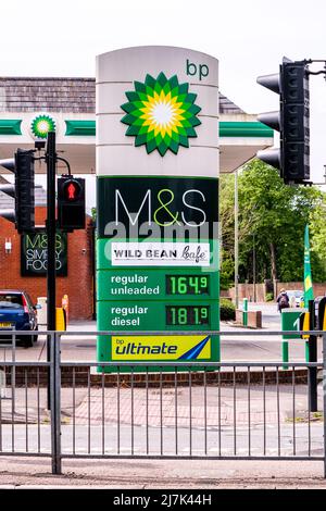 Epsom Surrey, London, May 09 2022, British Petroleum Or BP Petrol Filling Station Cost Of Fuel Stock Photo