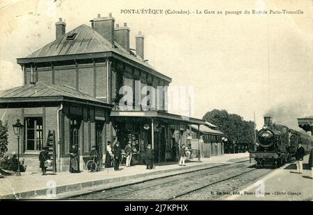 Pont-l'Evêque, the railway station on the Paris-Trouville express train Department: 14 - Calvados  Region: Normandy (formerly Lower Normandy) Vintage postcard, late 19th - early 20th century Stock Photo