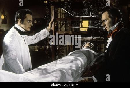 The Curse of Frankenstein Year : 1957 UK Director : Terence Fisher Robert Urquhart, Christopher Lee, Peter Cushing Stock Photo