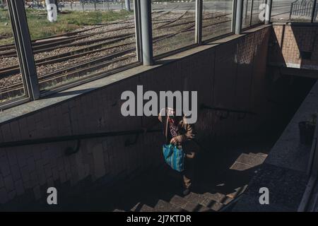 (220510) -- KHARKIV, May 10, 2022 (Xinhua) -- A man walks out of a subway station in Kharkiv, Ukraine, May 6, 2022. (Photo by Diego Herrera/Xinhua) Stock Photo