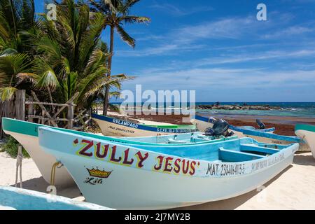 Colourful fishing boats on Playa Chen Rio, Cozumel, Quintana Roo, Mexico Stock Photo