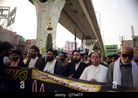 Leaders and activists of Tehreek-e-Nifaaz Fiqah Jafferia (TNFJ) shout slogans against Saudi Arabia Government during a protest demonstration on the occasion of Youm-e-Inhedaam-e-Janat-ul-Baqi graveyard at muree road rawalpindi.Destruction of Jannat ul Baqi Day was observed globally against the demolition of holy shrines on the sacred land of Hijaz, a century back, with renewed commitment to end religious extremism and restore the holy shrines of Muslims on the call of Chief of Tehreek e Nifaz e Fiqh e Jafariya Agha Syed Hamid Ali Shah Moosavi. (Photo by Zubair Abbasi/Pacific Press) Stock Photo