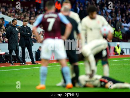 Aston Villa manager Steven Gerrard looks on as Liverpool's Luis Diaz lies injured on the pitch during the Premier League match at Villa Park, Birmingham. Picture date: Tuesday May 10, 2022. Stock Photo