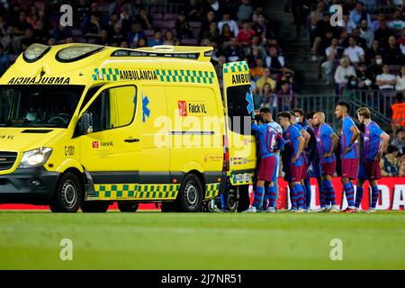 Barcelona, Spain. 10th May, 2022. Ronald Araujo of FC Barcelona injured during the La Liga match between FC Barcelona and RC Celta played at Camp Nou Stadium on May 10, 2022 in Barcelona, Spain. (Photo by Sergio Ruiz/PRESSINPHOTO) Credit: PRESSINPHOTO SPORTS AGENCY/Alamy Live News Stock Photo