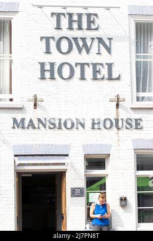 Exterior view of The Town Hotel, a bed and breakfast located off The Admiral Blake Museum in the historic market town of Bridgwatr (Somerset, England). Stock Photo