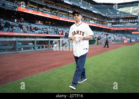 Mayor of London Sadiq Khan prepares to make the first pitch at the San Francisco Giants v Colorado Rockies baseball game at Oracle Park in San Francisco during his 5 day visit to the US in a bid to boost London's tourism industry. Picture date: Tuesday May 10, 2022. Stock Photo