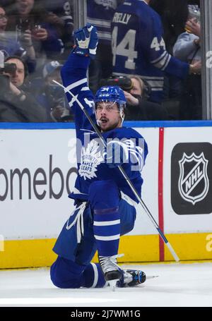 Toronto, Canada. 10th May, 2022. Tampa Bay Lightning centre Anthony Cirelli  (71) can't control the puck in front of Toronto Maple Leafs goaltender Jack  Campbell (36) during first period NHL first-round playoff