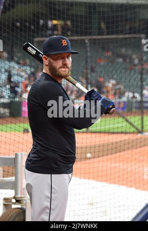 Detroit Tigers catcher Tucker Barnhart (15) looks to the dugout during a  MLB baseball game against the Los Angeles Dodgers, Sunday, May. 1, 2022, in  Los Angeles. The Dodgers defeated the Tigers