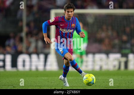 Barcelona, Spain, May 10, 2022, Riqui Puig of FC Barcelona during the La Liga match between FC Barcelona and RC Celta played at Camp Nou Stadium on May 10, 2022 in Barcelona, Spain. (Photo by Sergio Ruiz / PRESSINPHOTO) Stock Photo