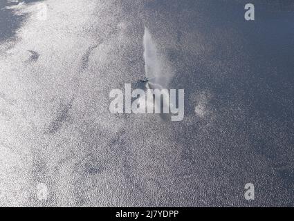 Hamburg, Germany. 11th May, 2022. On the Binnenalster the Alsterfontäne is in operation. Credit: Marcus Brandt/dpa/Alamy Live News Stock Photo