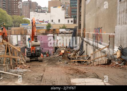 Construction of senior affordable housing replacing the John Q. Aymar building in Chelsea in New York on Wednesday, May 4, 2022. (© Richard B. Levine) Stock Photo