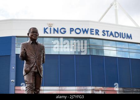 Leicester City's new statue commemorating the life of late Chairman Khun Vichai Srivaddhanaprabha outside The King Power Stadium Stock Photo