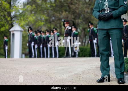 Oslo, Norway. 29 April 2022: Norwegian Royal Guard near Royal Palace in Oslo. Changing guard of honor, ceremony. Stock Photo