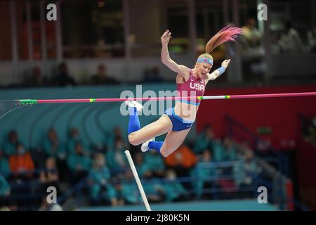 Sandi Morris jumping at the 2022 Belgrade Indoor World Championships in the pole vault specialty. Stock Photo