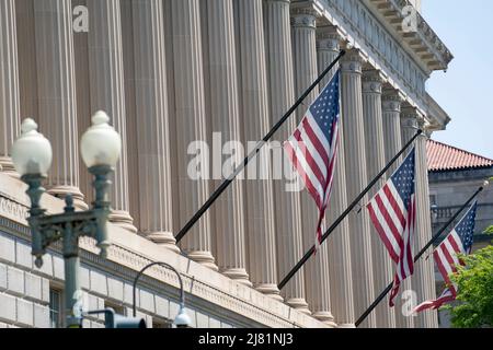 (220512) -- WASHINGTON, May 12, 2022 (Xinhua) -- Photo taken on April 28, 2022 shows the Commerce Department building in Washington, D.C., the United States. (Xinhua/Liu Jie) Stock Photo