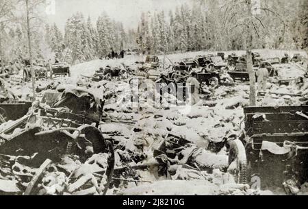 World War 2 photograph of Battle of Suomussalmi - the Finns wipe out 2 Russian divisions in their greatest victory of war. tanks and armoured cars lie wrecked and abandoned in the snow. Dated 8 January 1940, Finland, Europe. Stock Photo