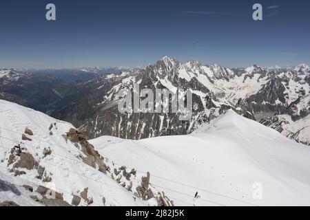 Point de vue depuis l'Aiguille du Midi, Savoie Mont-Blanc Stock Photo