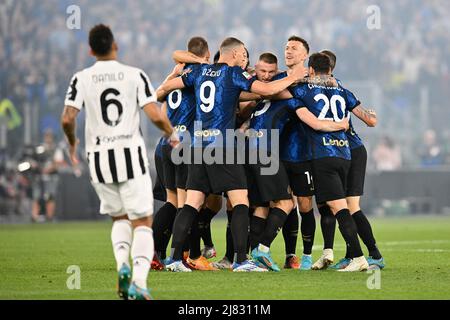 Rome, Italy, 11 May 2022, Internazionale's players jubilates after scoring the goal 0-1 in the 07th minute during football Match, Stadio Olimpico, Juventus v Internazionale, 11 May 2022 (Photo by AllShotLive/Sipa USA)