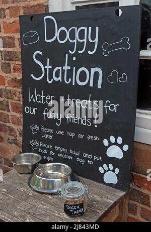 Doggy Treats Station,Walton Arms,pub,148 Old Chester Road, Higher Walton, Warrington, Lancashire,UK, WA4 6TG Stock Photo