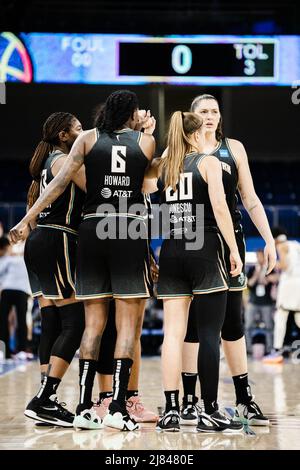 Chicago, Illinois, United States: May 11, 2022,  New York Liberty players huddle before the game between the Chicago Sky and New York Liberty on Wednesday May 11, 2022 at Wintrust Arena, Chicago, USA. (NO COMMERCIAL USAGE)  Shaina Benhiyoun/SPP (Credit Image: © Shaina Benhiyoun/Sport Press Photo via ZUMA Press)
