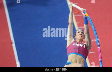 Sandi Morris jumping at the 2022 Belgrade Indoor World Championships in the pole vault specialty. Stock Photo