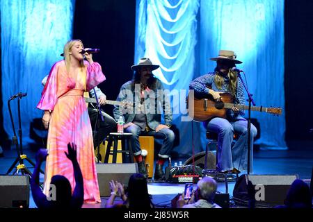 Hollywood, Florida, USA. 11th May, 2022. Lauren Alaina performs onstage during Audacy's Leading Ladies Perform at Seminole Hard Rock Hotel and Casino at Hard Rock Live on May 11, 2022 in Hollywood, Florida. Credit: Mpi10/Media Punch/Alamy Live News Stock Photo