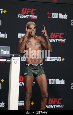 Las Vegas, USA. 13th May, 2022. LAS VEGAS, NV - May 13: Alan Nuguette steps on the scale for the official weigh-in at the UFC Apex for UFC Fight Night - Blachowicz vs Rakic on May 13, 2022 in LAS VEGAS, United States. (Photo by Louis Grasse/PxImages) Credit: Px Images/Alamy Live News